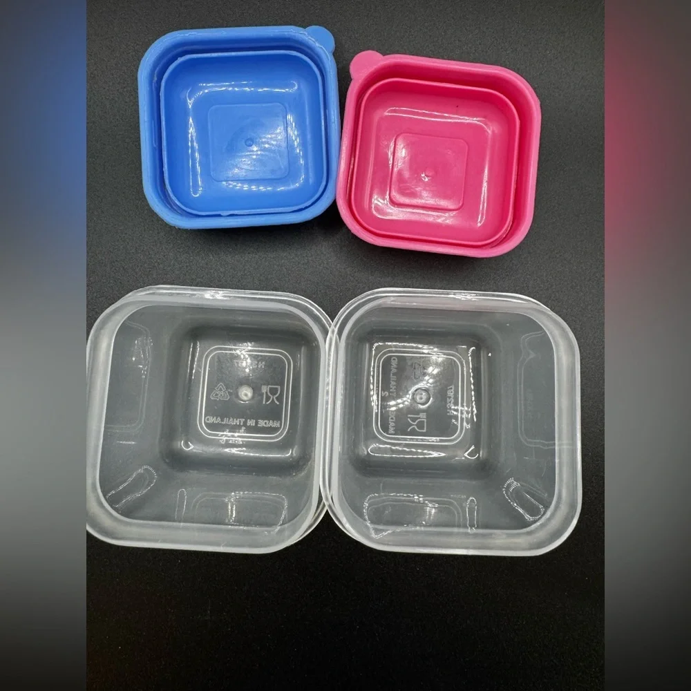6  Vintage Small Containers With Lids 2 Generic and 4 Tupperware